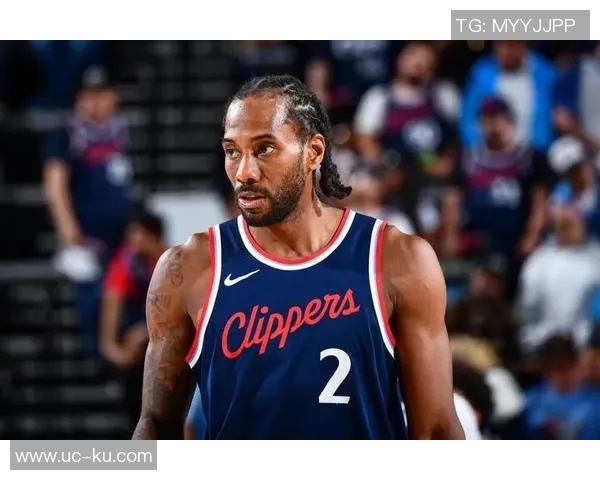 莱昂纳德全场表现出色19投11中砍下33分5篮板5助攻3抢断1盖帽正负值高达31 莱昂纳德全场表现出色19投11中砍下33分5篮板5助攻3抢断1盖帽正负值高达31